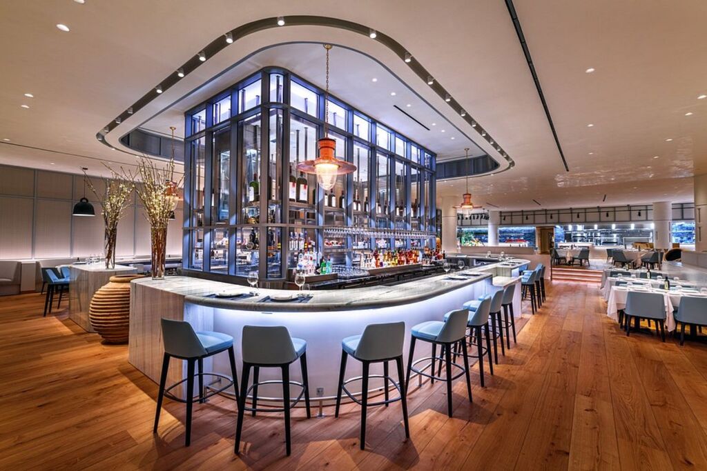 Top 10 Las Vegas Restaurants Like Delilah – Glamorous Dining & Live Entertainment